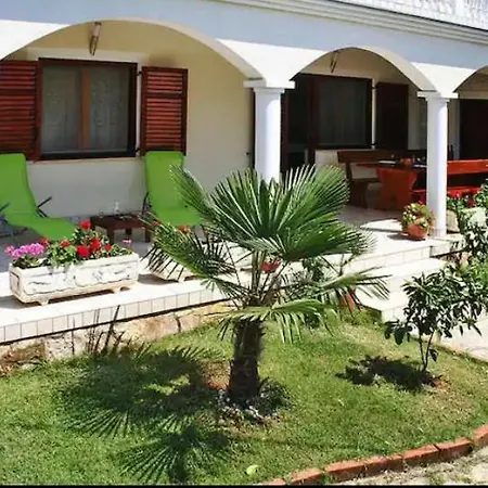 A2 Apartment
