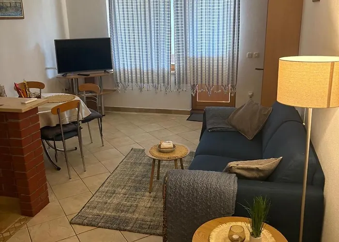 Διαμέρισμα A2 *